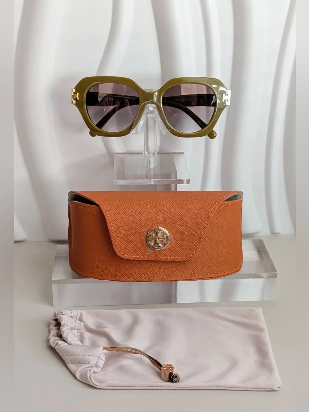 NIB Tory Burch 51mm Olive Cat Eye Sunglasses Case Dust Bag